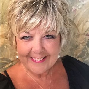 Meet your Posher, Becky